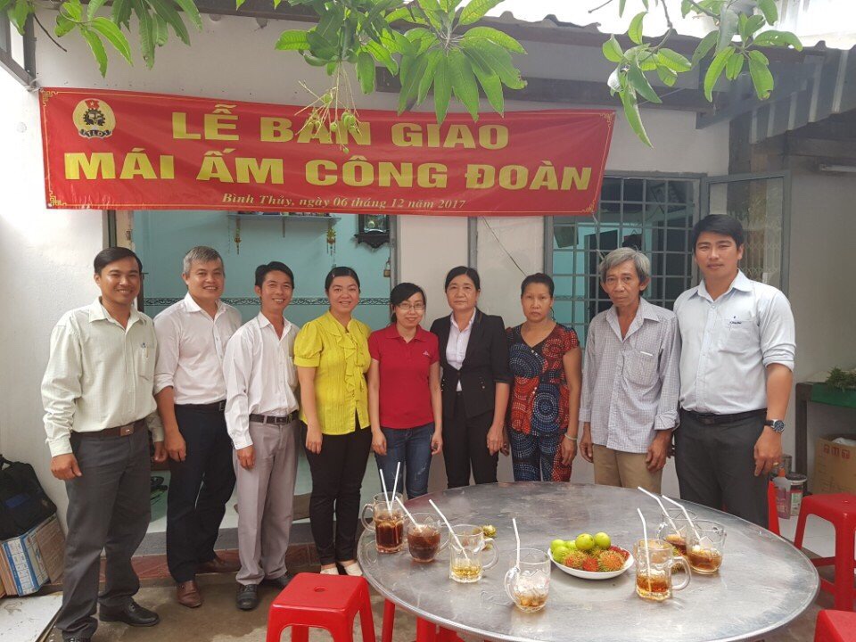 CÔNG TY TNHH MTV BĐS HƯNG PHÁT TRAO TẶNG NHÀ ĐẠI ĐOÀN KẾT CHO CÁC HỘ DÂN CÓ HOÀN CẢNH KHÓ KHĂN TẠI PHƯỜNG BÌNH THỦY_ TP CẦN THƠ